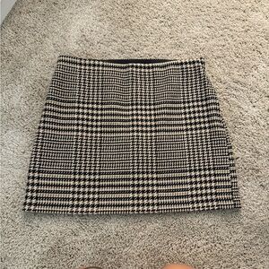 H&M Black and White Houndstooth Mini Skirt